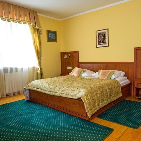 Hotel Adalbertus Gniezno Exteriör bild