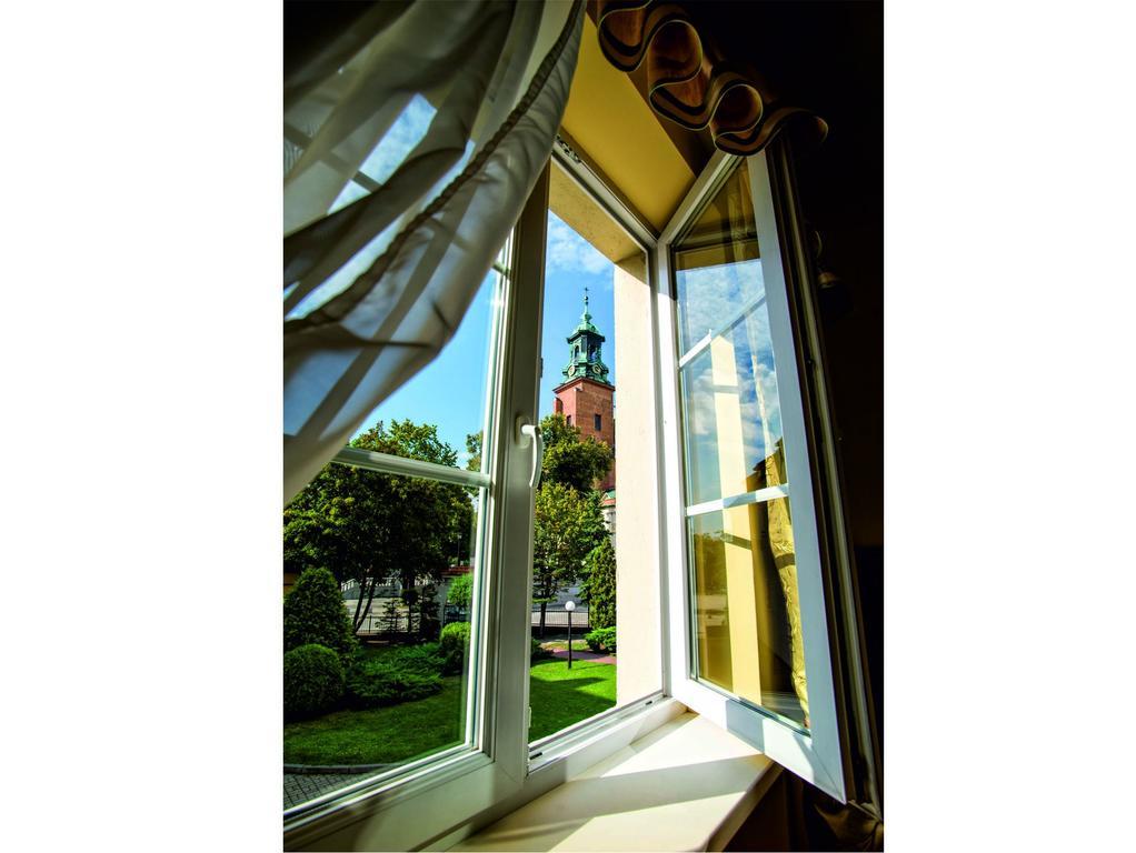 Hotel Adalbertus Gniezno Rum bild
