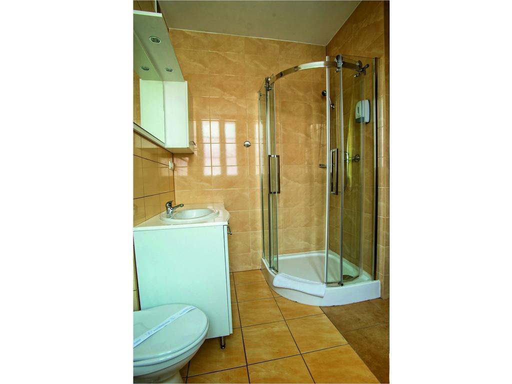 Hotel Adalbertus Gniezno Rum bild