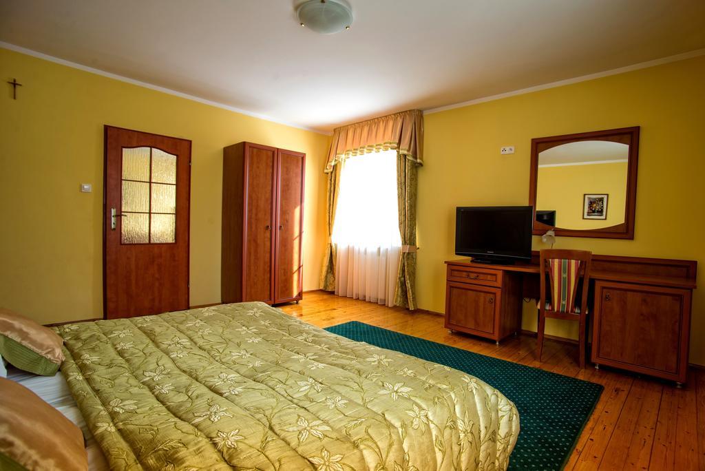 Hotel Adalbertus Gniezno Rum bild